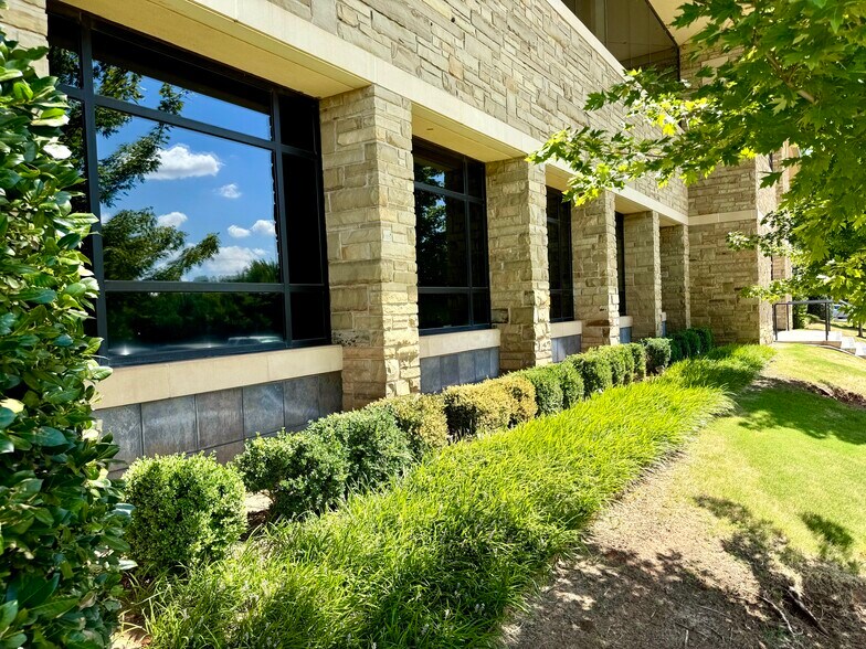 More Photos Of 2601 Kelley Pointe Pky, Edmond Medical For Sale