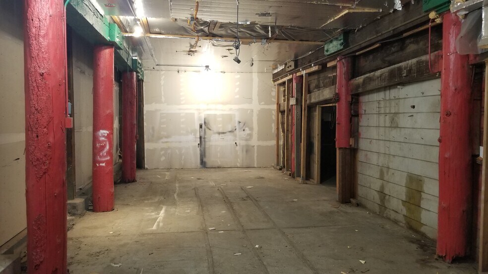 More Photos Of Road 3 and Harbor Drive, Sausalito Warehouse For Lease