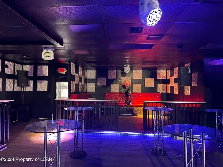 More Photos Of 121 W Broad St, Hazleton Bar For Sale