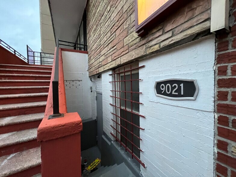 More Photos Of 9021 160th St, Jamaica Storefront Retail Office For Lease