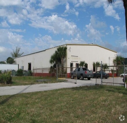 More Photos Of 1200 W 15th St, Riviera Beach Warehouse For Sale