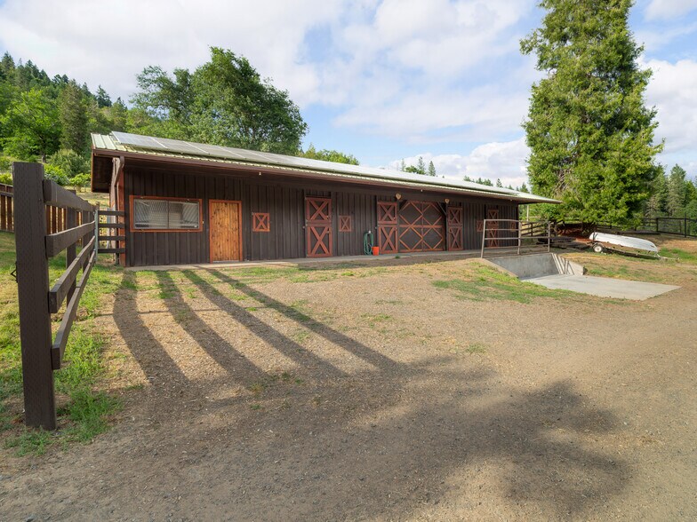 More Photos Of 1329 Larson Rd, Roseburg Winery Vineyard For Sale