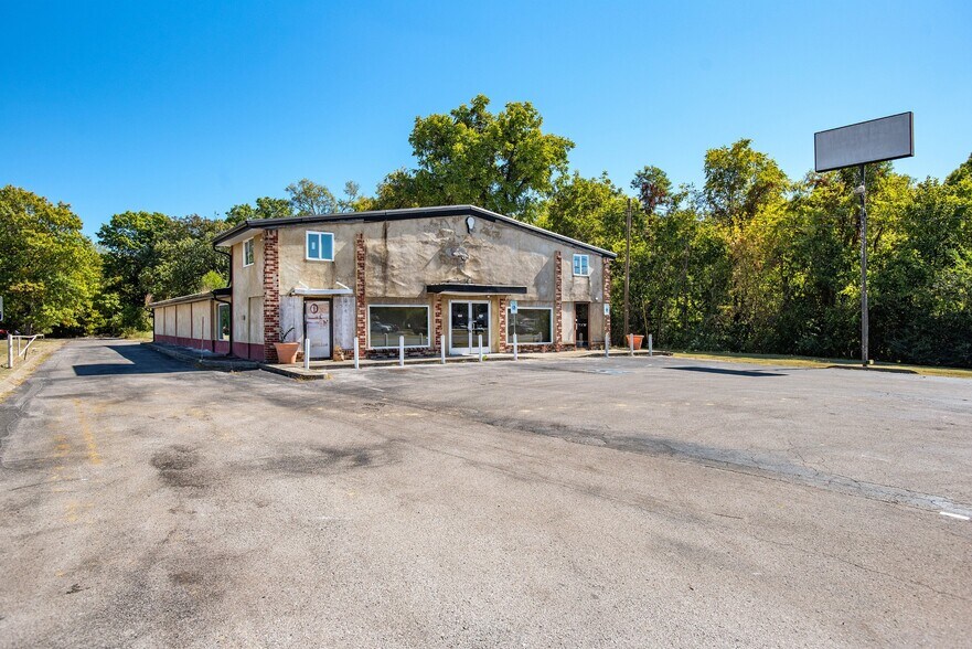 More Photos Of 707 S Cumberland St, Lebanon Storefront Retail Office For Sale