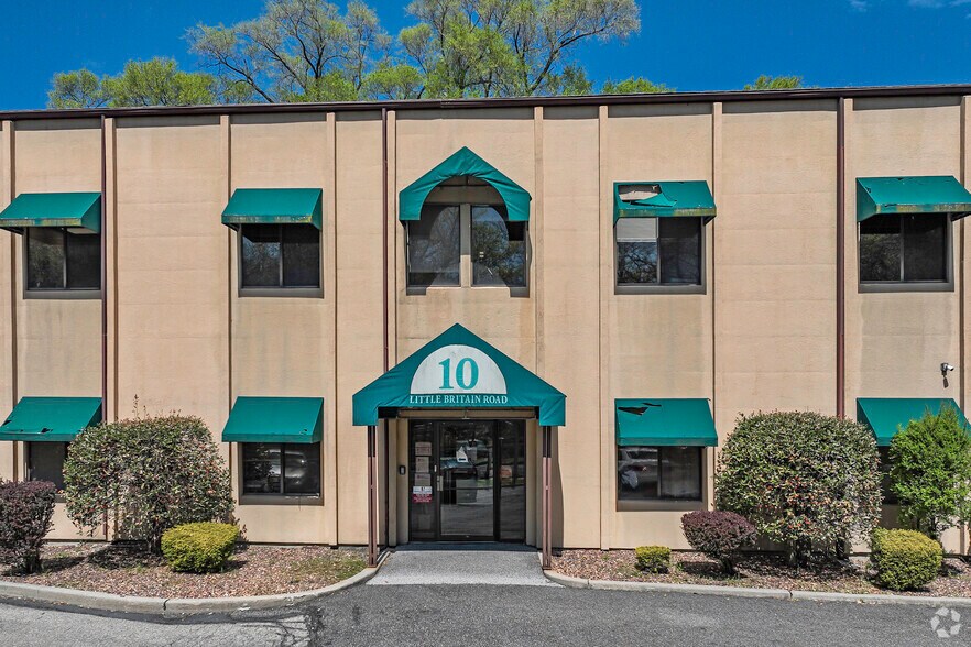 More Photos Of 10 Little Britain Rd, Newburgh Medical For Lease