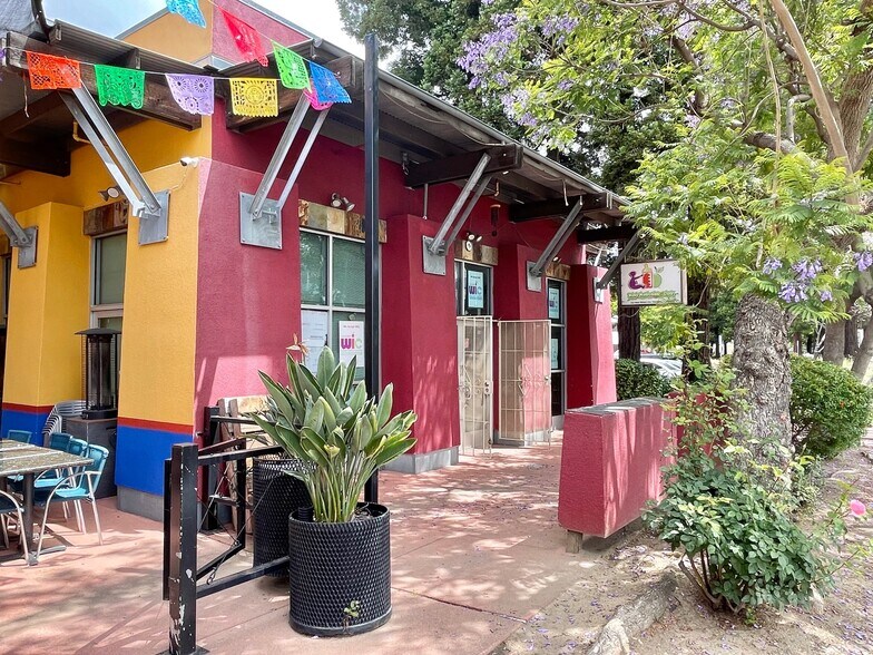 More Photos Of 213-217 W Winton Ave, Hayward Storefront For Lease