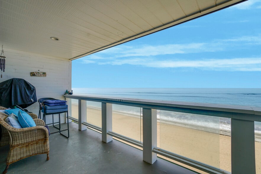 More Photos Of 11914 Beach Club Way, Malibu Multifamily For Sale
