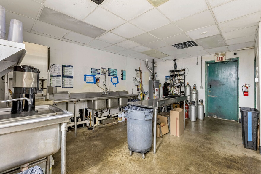 More Photos Of 2235 Bauer Rd, Batavia Unknown For Lease