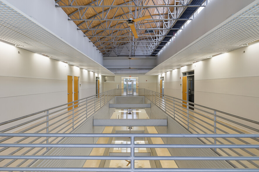 More Photos Of 7017 N 10th St, McAllen General Retail For Lease