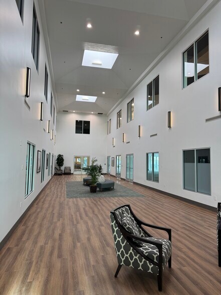 More Photos Of 255 Admiral Byrd Rd, Salt Lake City Office For Lease