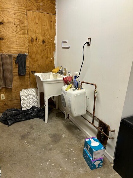 More Photos Of 395 Millstone Rd, Clarksburg Light Distribution For Lease