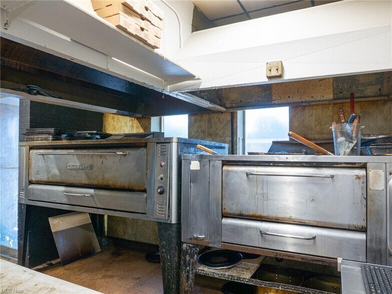 More Photos Of 880 Youngstown Poland Rd, Struthers Restaurant For Sale