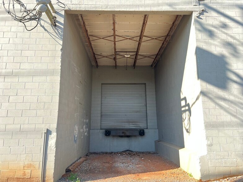 More Photos Of 414 3rd ave, Dalton Warehouse For Lease