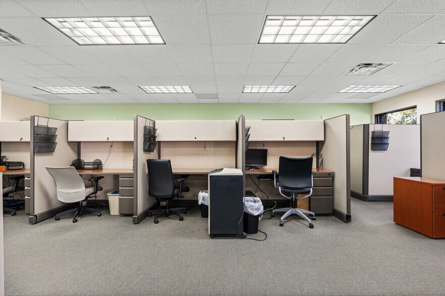 More Photos Of 2640 Pitcairn Rd, Monroeville Medical For Sale