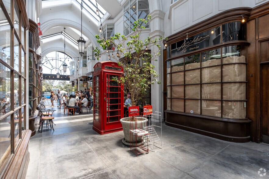 More Photos Of 380 S Lake Ave, Pasadena Storefront Retail Office For Lease
