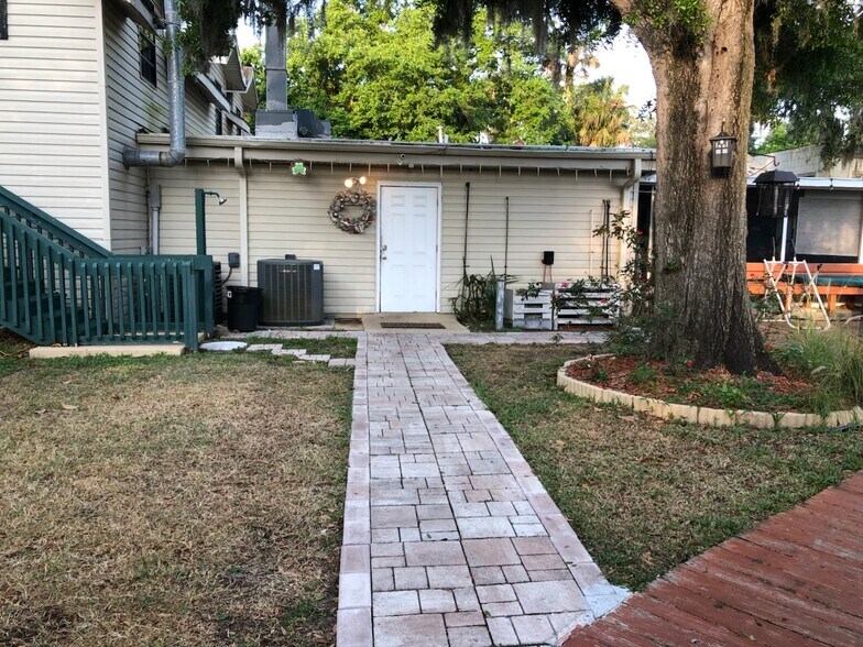 More Photos Of 547 High St, Daytona Beach Office For Sale
