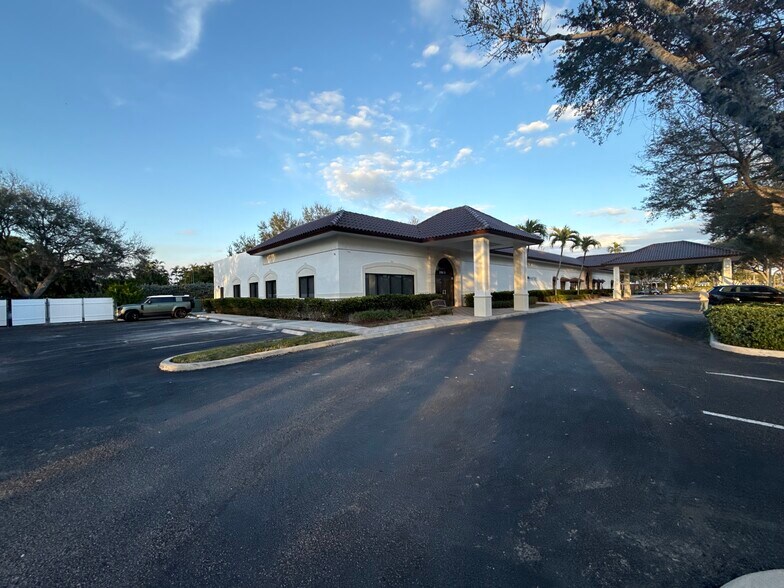 More Photos Of 3795 Boynton Beach Blvd, Boynton Beach Medical For Lease