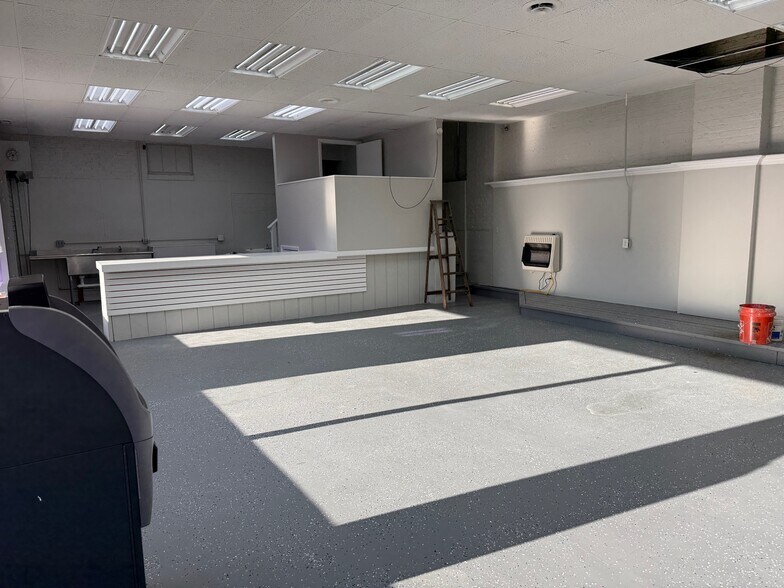 More Photos Of 14424 Morse St, Cedar Lake Storefront Retail Residential For Lease