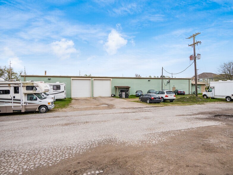 More Photos Of 223 Curtis St, Delaware Manufacturing For Sale