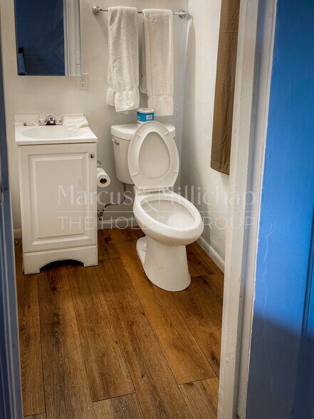 More Photos Of 1636 N Boulder Hwy, Henderson Hotel For Sale