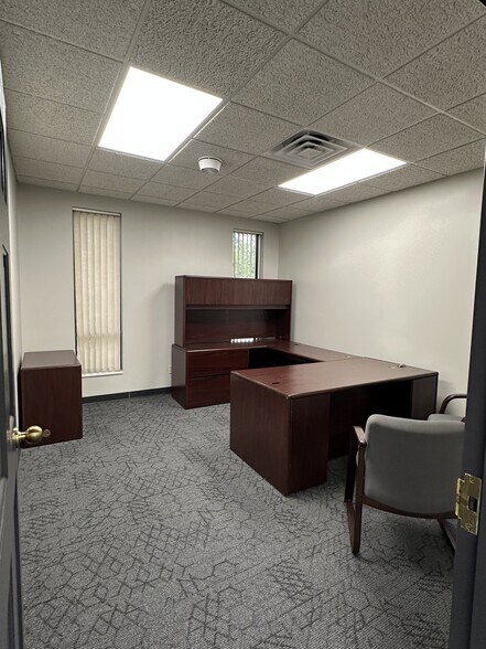 More Photos Of 3820 Edison Lakes Pky, Mishawaka Office For Sale