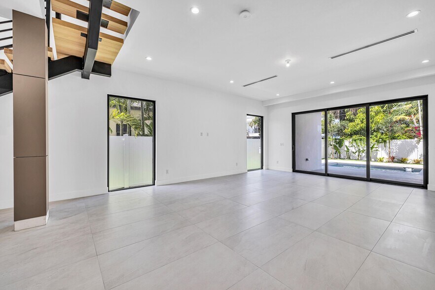 More Photos Of 1233 NE 12th Ave, Fort Lauderdale Apartments For Sale