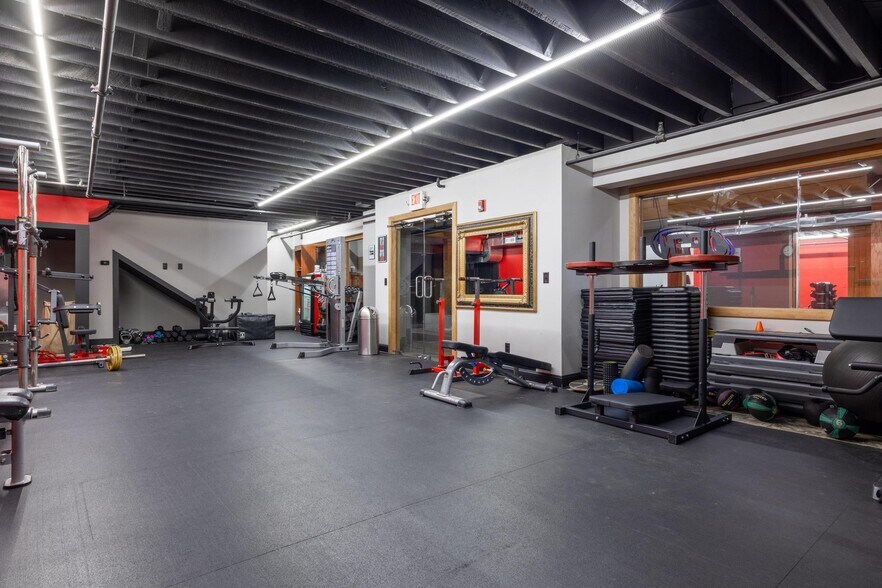 More Photos Of 1463 Market St, Chattanooga Storefront Retail Office For Lease