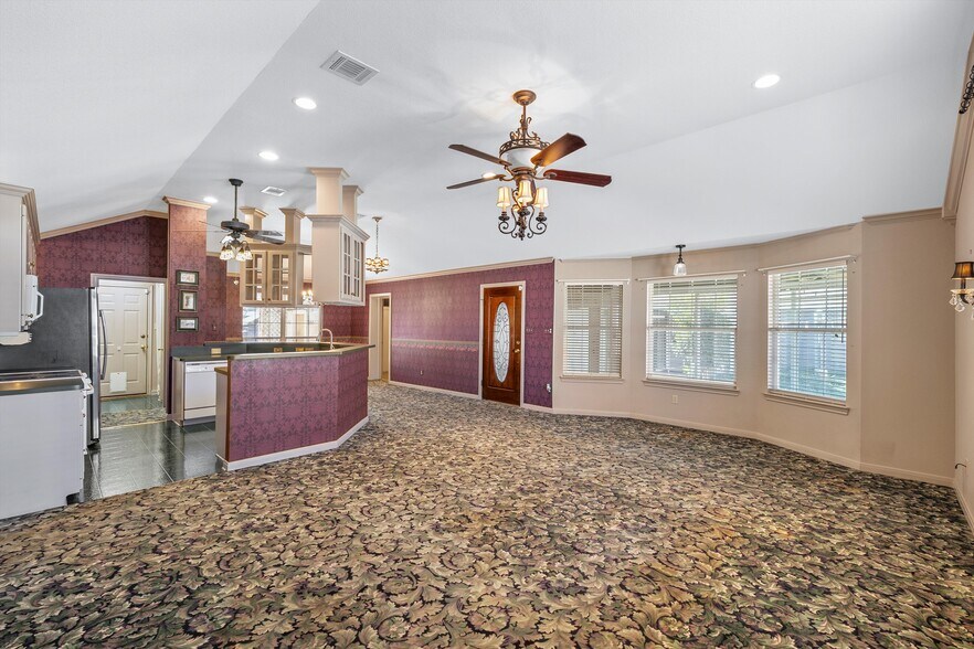 More Photos Of 103-105 E Center Street, Lorena Storefront For Sale