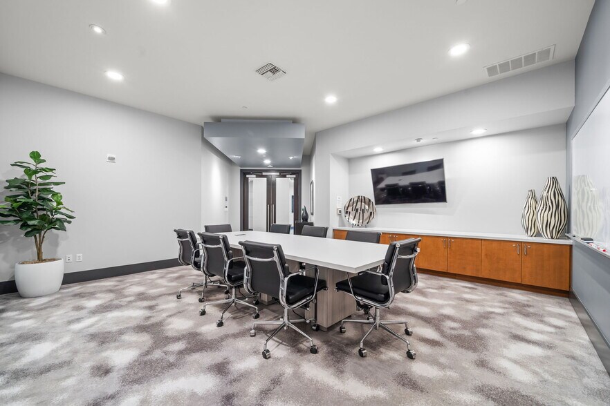 More Photos Of 400 W Ocean Blvd, Long Beach Apartments For Lease