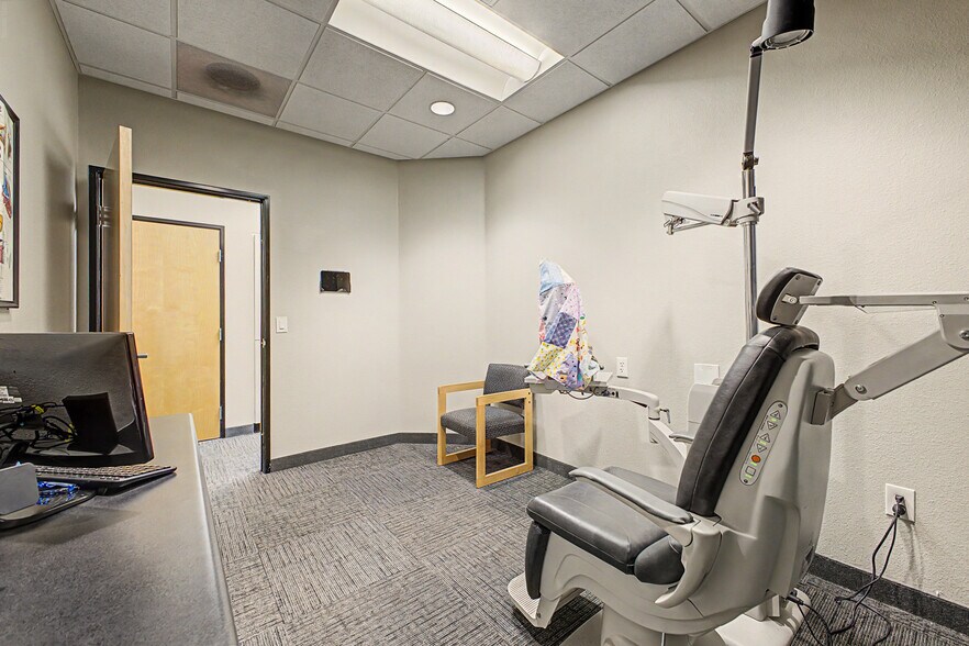 More Photos Of 6262 E Broadway Rd, Mesa Medical For Lease