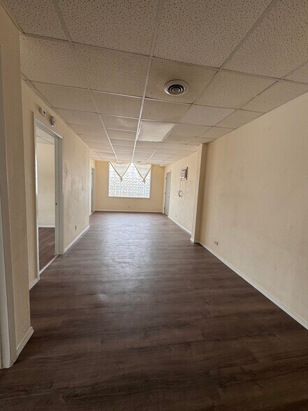 More Photos Of 118 S Lafayette St, Macomb Storefront Retail Residential For Sale