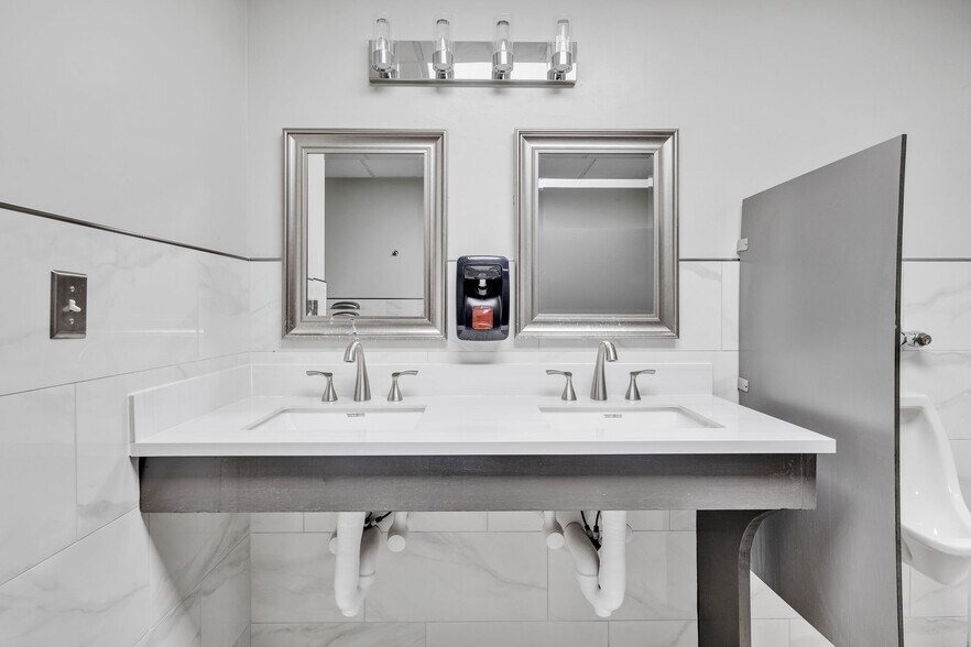 More Photos Of 115 Blarney Dr, Columbia Medical For Lease