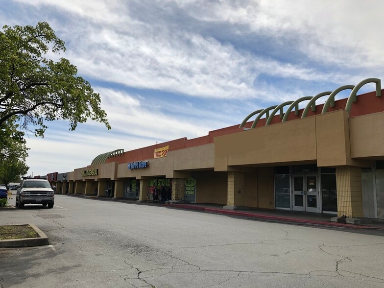 Primary Photo Of 7919-7981 Auburn Blvd, Citrus Heights Unknown For Lease