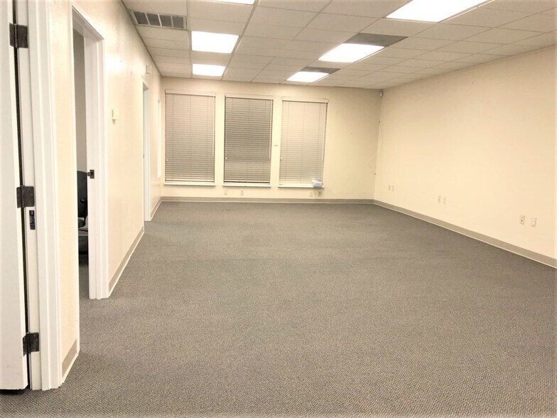 More Photos Of 6151 Fair Oaks Blvd, Carmichael Office For Lease