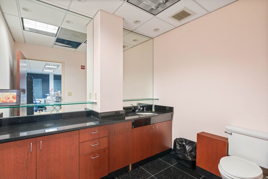 More Photos Of 5350 Shawnee Rd, Alexandria Medical For Sale