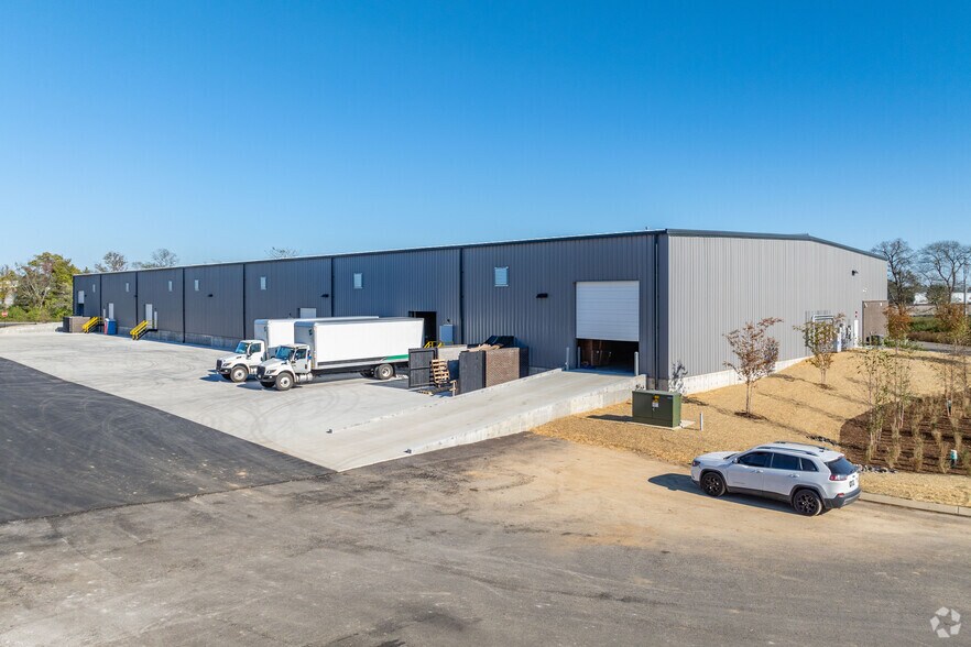 More Photos Of 815 Aviation Ln, Gallatin Unknown For Lease