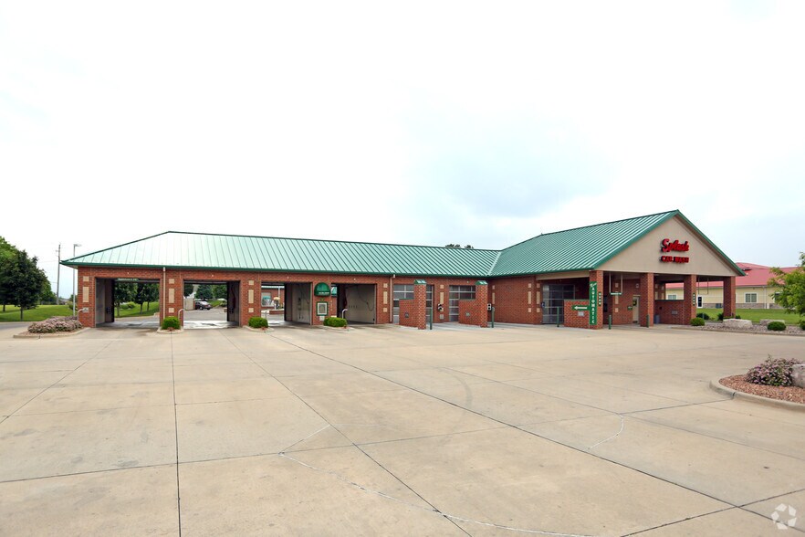 More Photos Of 1325 N Ankeny Blvd, Ankeny Carwash For Sale