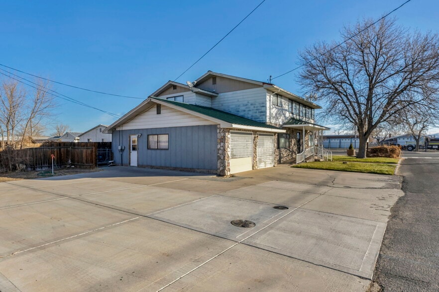 More Photos Of 2 Newcombe Ave, Yerington Office For Sale