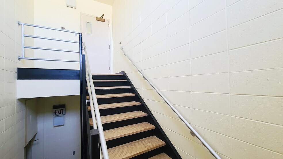 More Photos Of 710 W 8th St, Fort Scott Office For Sale