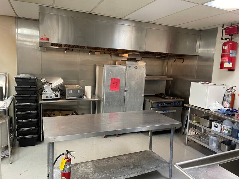 More Photos Of 3845 Jasmine Ave, Culver City Storefront Retail Residential For Lease