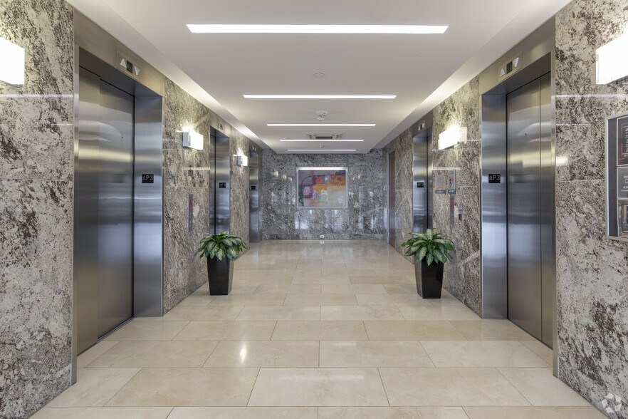 More Photos Of 5905 E Galbraith Rd, Cincinnati Office For Lease