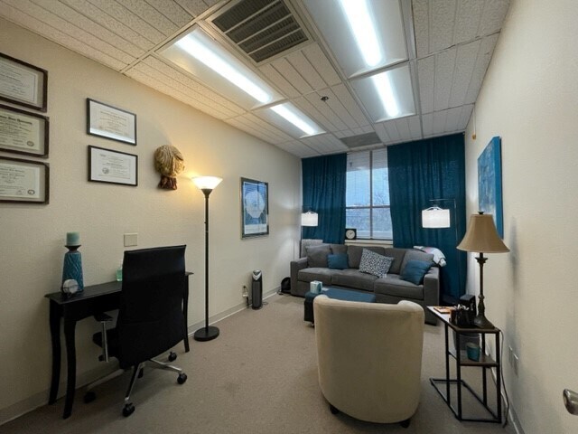 More Photos Of 190 S Orchard Ave, Vacaville Office For Lease