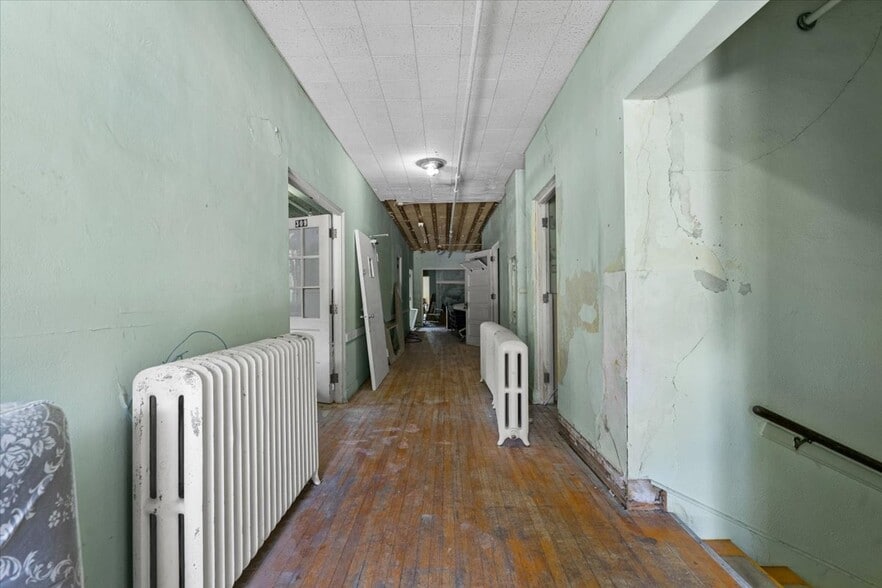 More Photos Of 99 Satherfield Rd, Silverton Hospitality For Sale