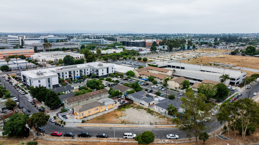 More Photos Of 11709 Holmes Ave, Los Angeles Land For Sale