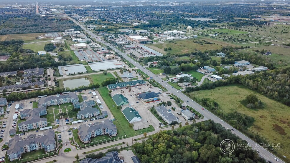 More Photos Of 7918 Broadway St, Pearland Unknown For Lease