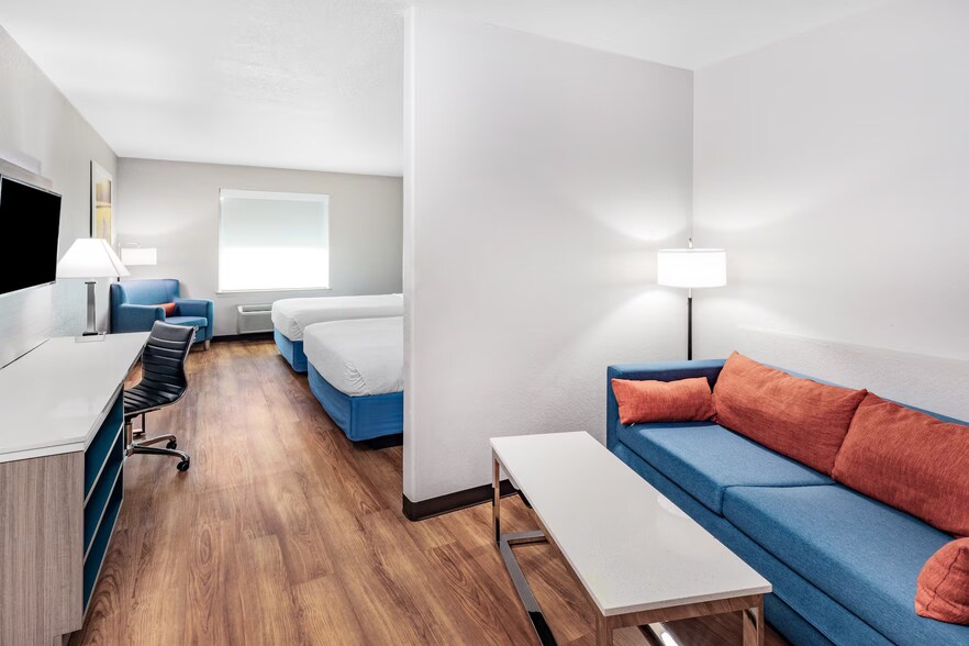 More Photos Of 4038 Frontage Road I-10 E, San Antonio Hotel For Sale