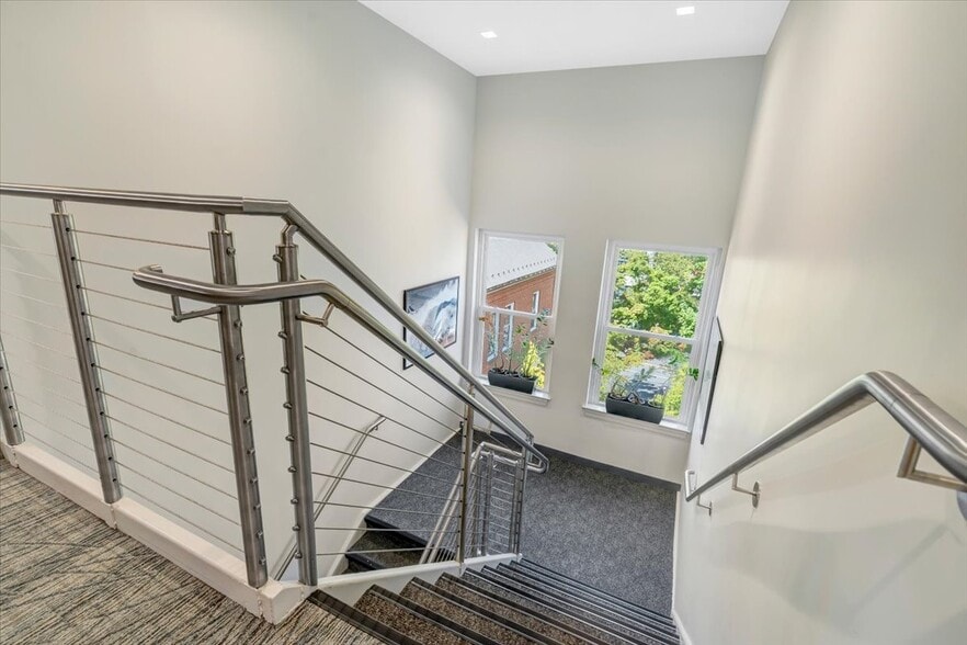 More Photos Of 4220 King St, Alexandria Office For Sale