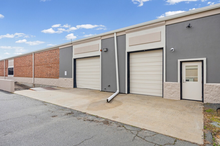 More Photos Of 8190 Regent Pky, Fort Mill Warehouse For Lease