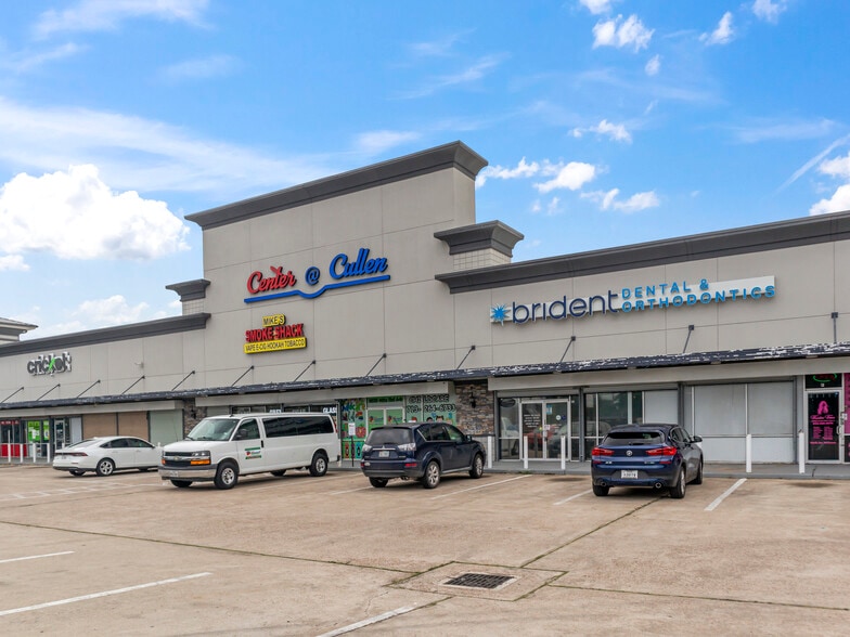 More Photos Of 12805 Cullen Blvd, Houston Convenience Store For Sale
