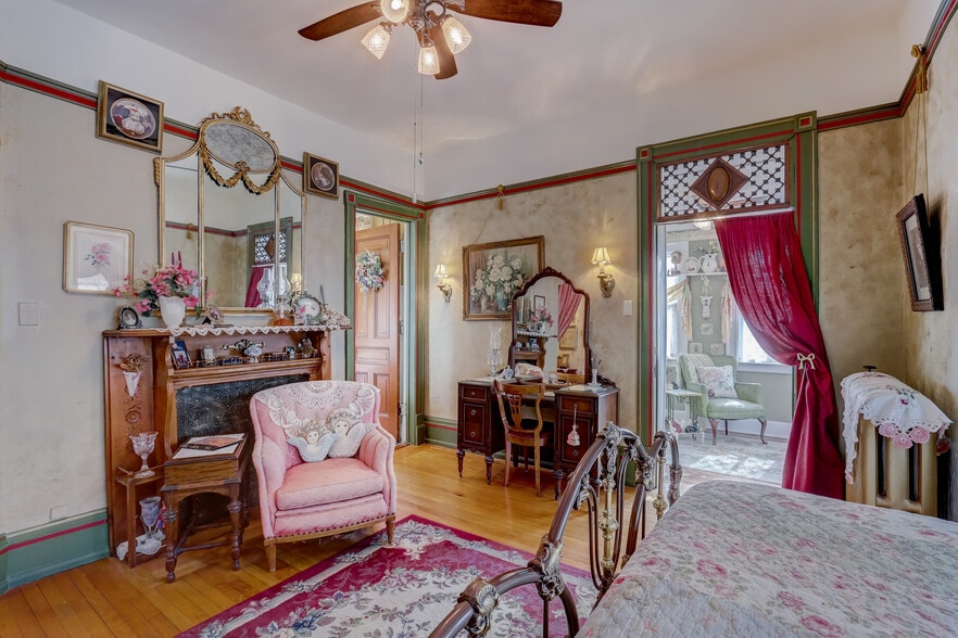 More Photos Of 3209 W Wells St, Milwaukee Hospitality For Sale