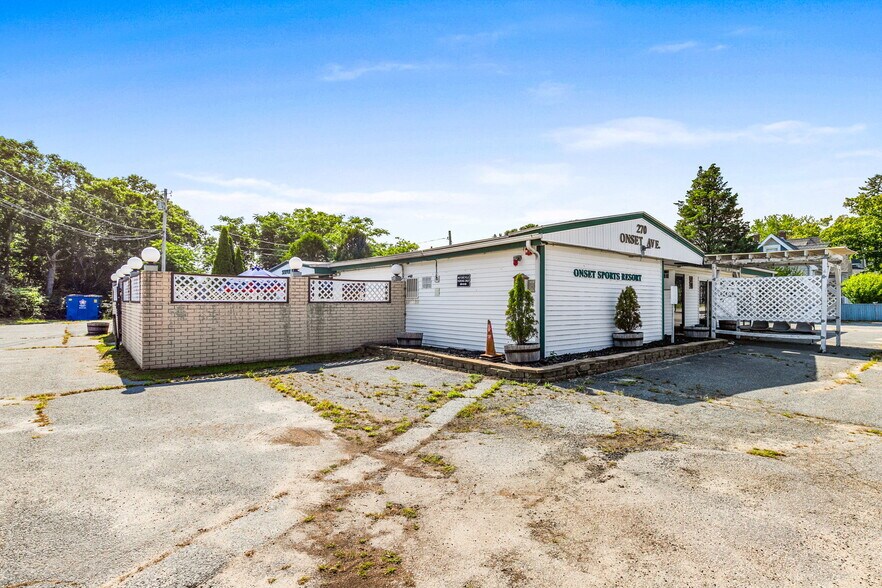 More Photos Of 270 Onset Ave, East Wareham Restaurant For Sale
